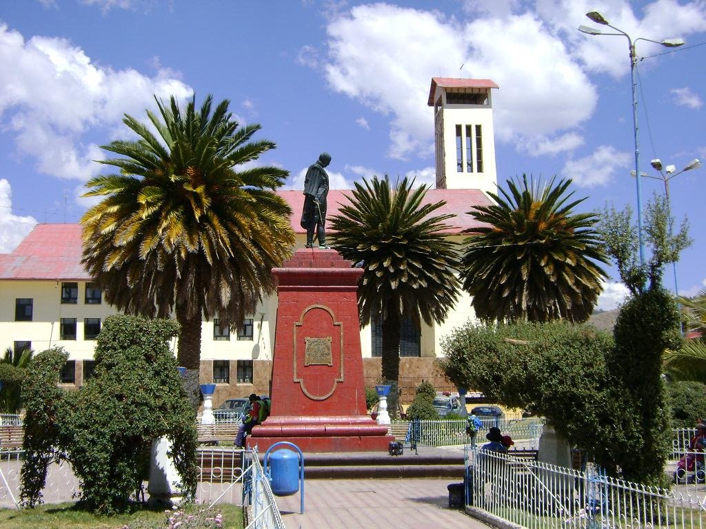 PLAZA DE ARMAS DE SICUANI